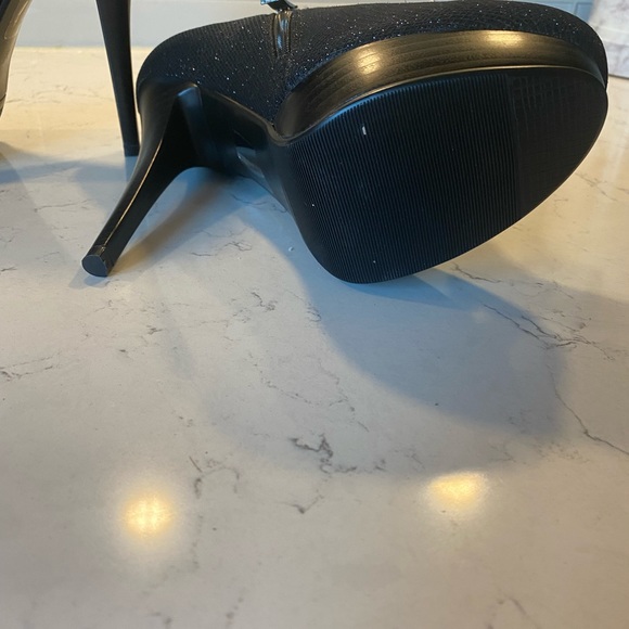 Italina high heel with platform bootie size 7.5 - Picture 6 of 6